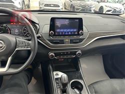 نيسان ألتيما